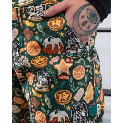 Foto van Rebel Romance | Tuinbroek Yuletide Treats in groen en aardetinten