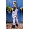 Afbeelding van Run & Fly | Tuinbroek lavender bees, zacht lila met all-over bijtjes print
