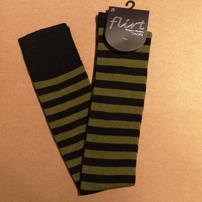 Flirt | Overknee sokken zwart donkergroen gestreept