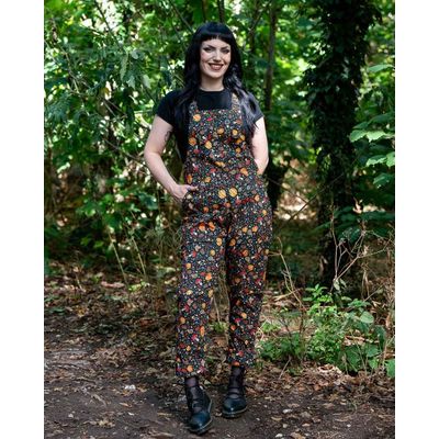 Foto van Rebel Romance | Tuinbroek Autumn Woodland herfstprint