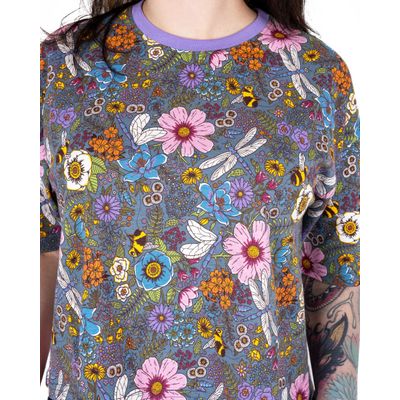 Foto van Rebel Romance | Ruim vallend kort T-shirt met Cottagecore print