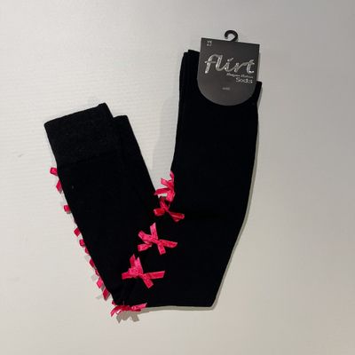 Foto van Flirt | Overknee sokken zwart met 9 kleine roze strikjes, lolita-stijl