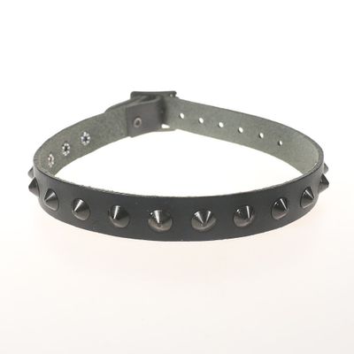 Foto van Bullet69 | Choker zwart leer met zwarte conical studs