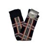 Afbeelding van Flirt | Zwarte overknee sokken met tartan print