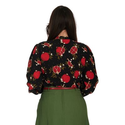 Foto van Banned | Pomegranate retro blouse met pof mouwen 