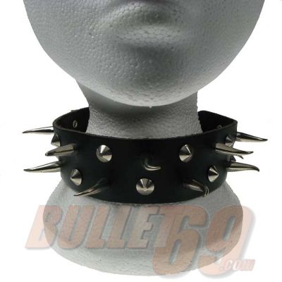 Foto van Bullet69 | Choker van zwart leer met coinical studs en tusk spiks