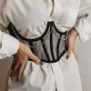 Afbeelding van Zacharia | Satijn underbust corset met ketting