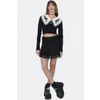 Afbeelding van Jawbreaker | Korte zwart jersey top met grote witte kraag en zwarte rozenborduursels