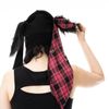 Afbeelding van Cup Cake Cult | Punk muts Bonnie met roze tartan konijnen oren en ketting