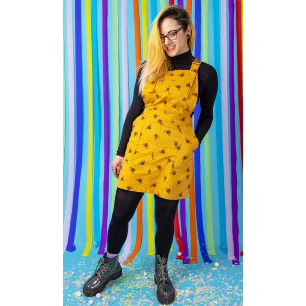 Run & Fly | Pinafore jurk van gele denim met bijen print all-over