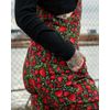 Afbeelding van Rebel Romance | Tuinbroek Strawberry Field met vuurrode aardbeien en groene blaadjes