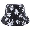 Afbeelding van Zacharia | Bucket hat, zwart met witte wietbladeren