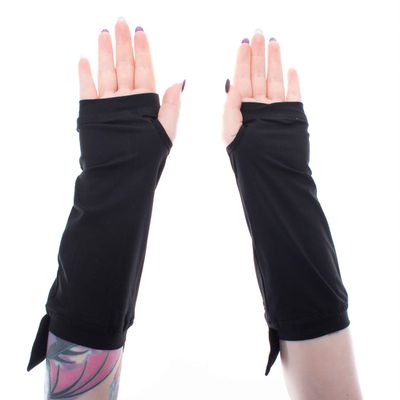 Foto van Heartless | Armwarmers Luna met corsetlint en zwart wit batcat