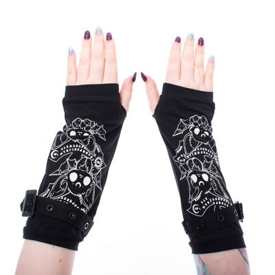 Foto van Heartless | Armwarmers Ouija Bats met gesp en duimgaten