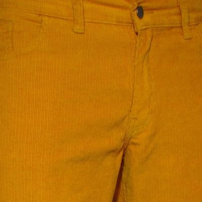 Foto van Chenaski | Ribcord retro broek mosterd geel, wijde pijp normale lengte