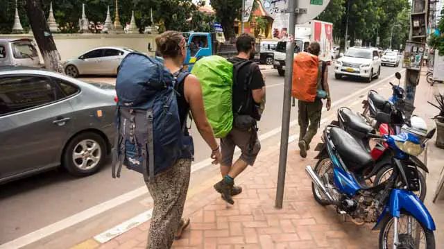 eerste keer backpacken tips laos vientiane