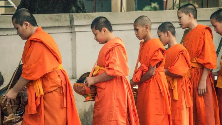 De Aalmoes ceremonie in Luang Prabang: Tak Bat