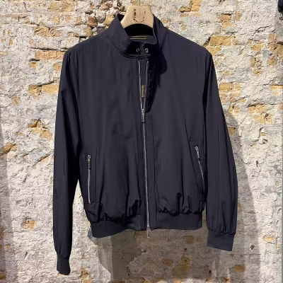 Moorer Alberti-KN Bomber Jacket Dark Blue Foto van Moorer Alberti-KN Bomber Jacket Dark Blue