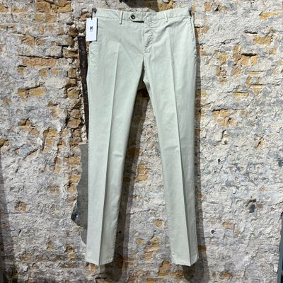 PT Torino Slim Chino Cotton Ecru Foto van PT Torino Slim Chino Cotton Ecru
