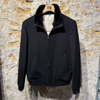 Foto van PROJECT 116 Pure Cashmere Bomber Jacket Black 