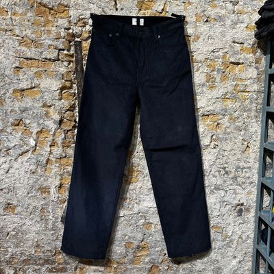 Foto van HAIKURE Pantalon Logan Corduroy Deep Ocean Blue