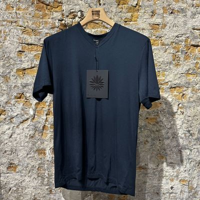 Foto van James Perse Lotus Luxury V-Neck T-Shirt Washed Navy