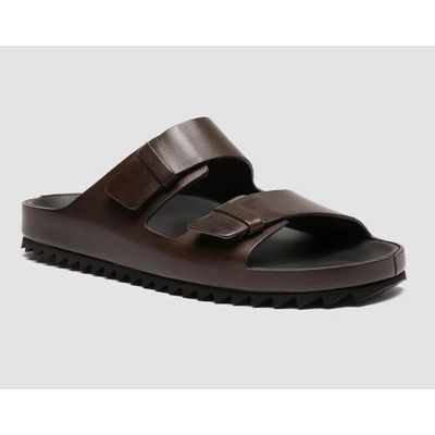Foto van Officne Creative Brown Leather Slide Sandals Coffe Brown