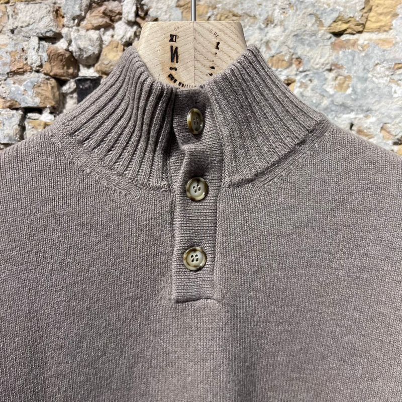 Kris K Captains button Turtle sweat Sand