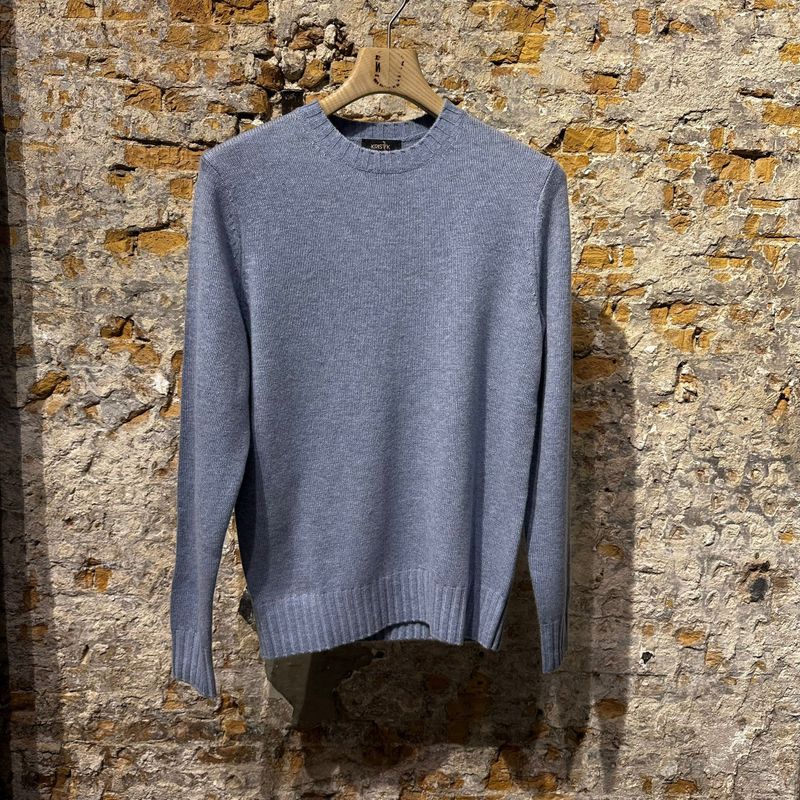 Kris K J Law O neck Cashmere Knit Blue Haze Kris K J Law O neck Cashmere Knit Blue Haze