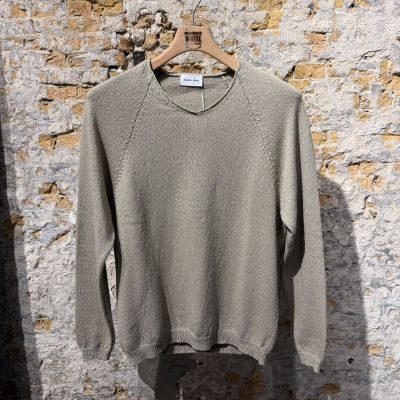 Foto van Scaglione V Neck Nubby Cotton