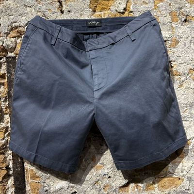 Dondup Bermuda Manheim Washed Navy Foto van Dondup Bermuda Manheim Washed Navy