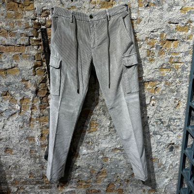 Foto van Myths Pantalon Apollo Contemporary Corduroy Beige