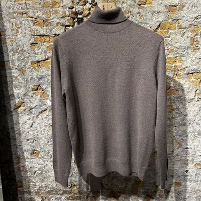 Foto van Majestic Filatures Cashmere Long Sleeve Rollneck Bison Brown 