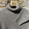 Afbeelding van Kris K Sean Connerey Roll Neck Cashmere Sweater Sandy Lake