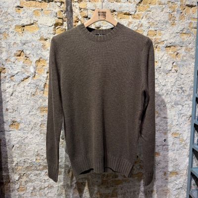 Foto van Kris K B Johnson O-neck Merino Wool Bark Brown