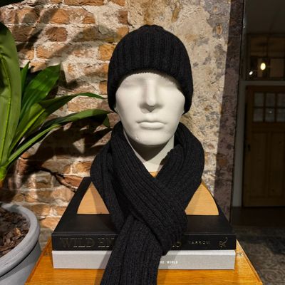 Foto van Kris K Scarf Of Scotland Antraciet