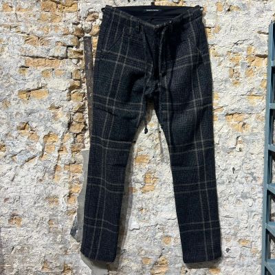Foto van Hannes Roether Woolen Checkpants Black Mix